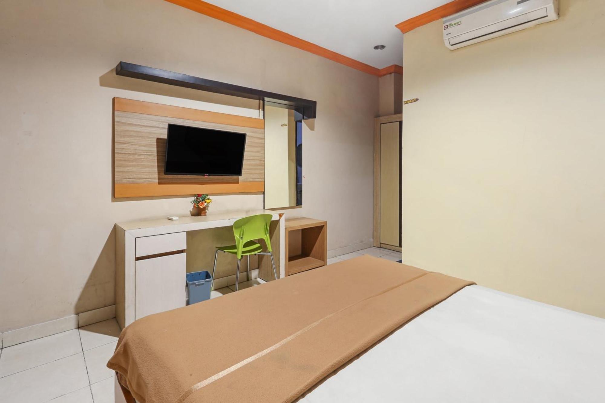 Collection O 93163 Hotel Grand Kartika Parepare Extérieur photo
