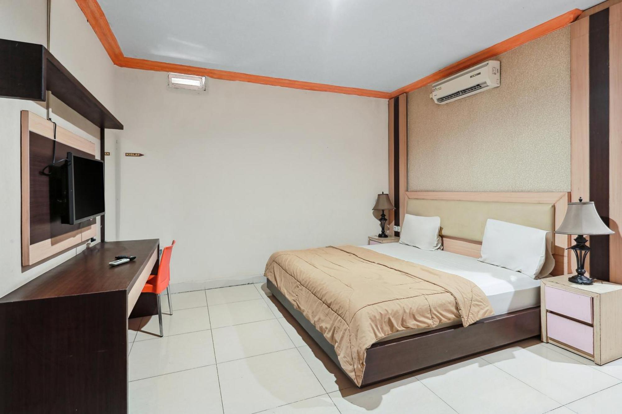 Collection O 93163 Hotel Grand Kartika Parepare Extérieur photo