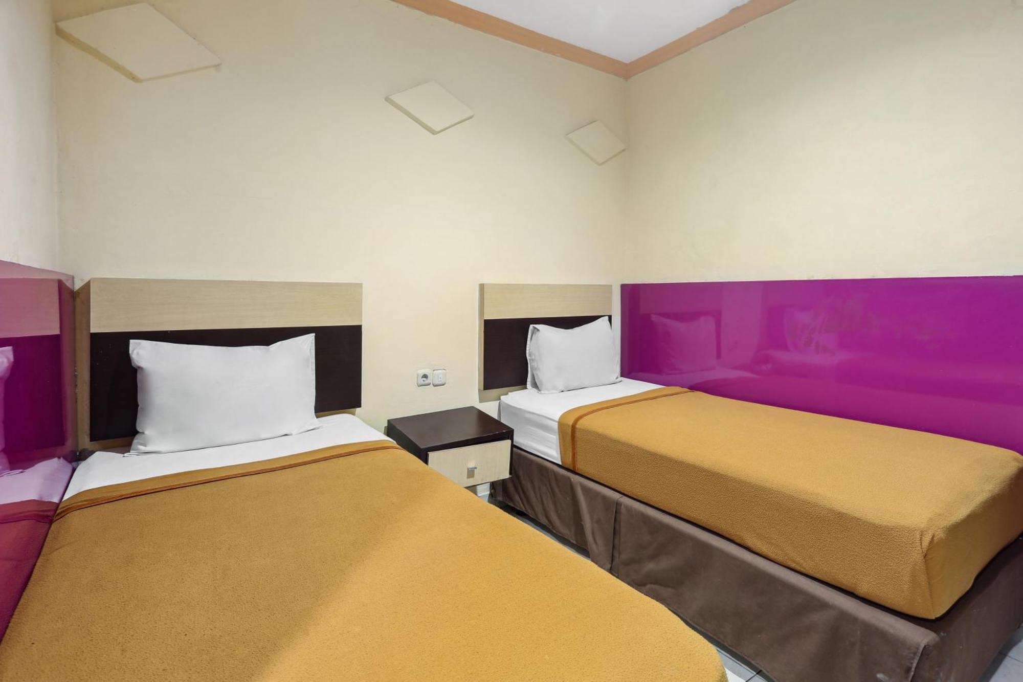 Collection O 93163 Hotel Grand Kartika Parepare Extérieur photo