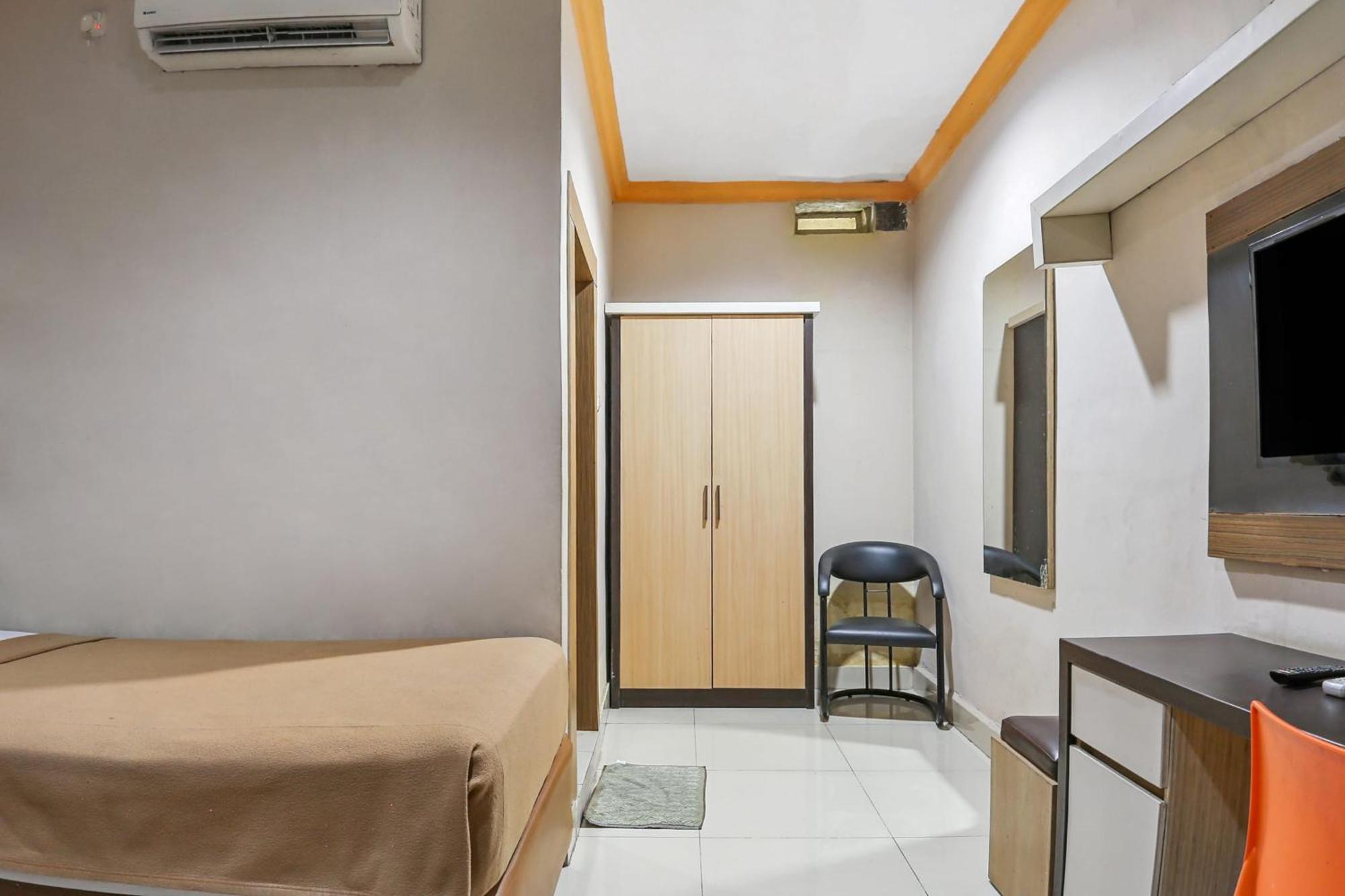 Collection O 93163 Hotel Grand Kartika Parepare Extérieur photo