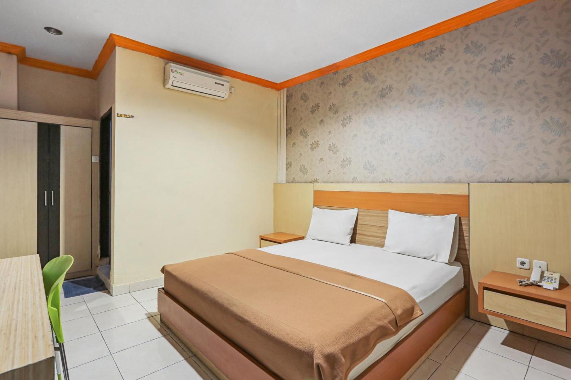 Collection O 93163 Hotel Grand Kartika Parepare Extérieur photo