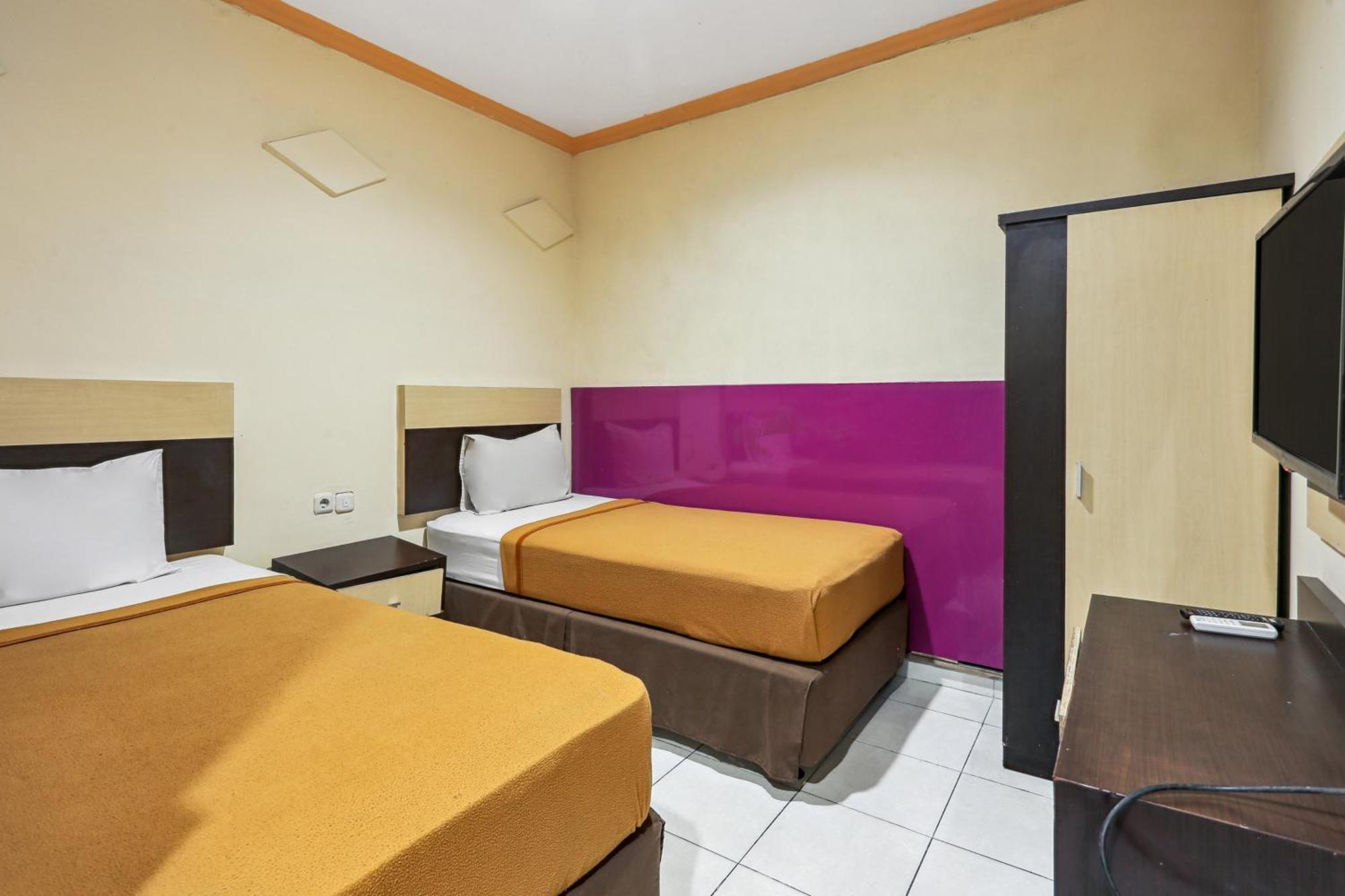 Collection O 93163 Hotel Grand Kartika Parepare Extérieur photo