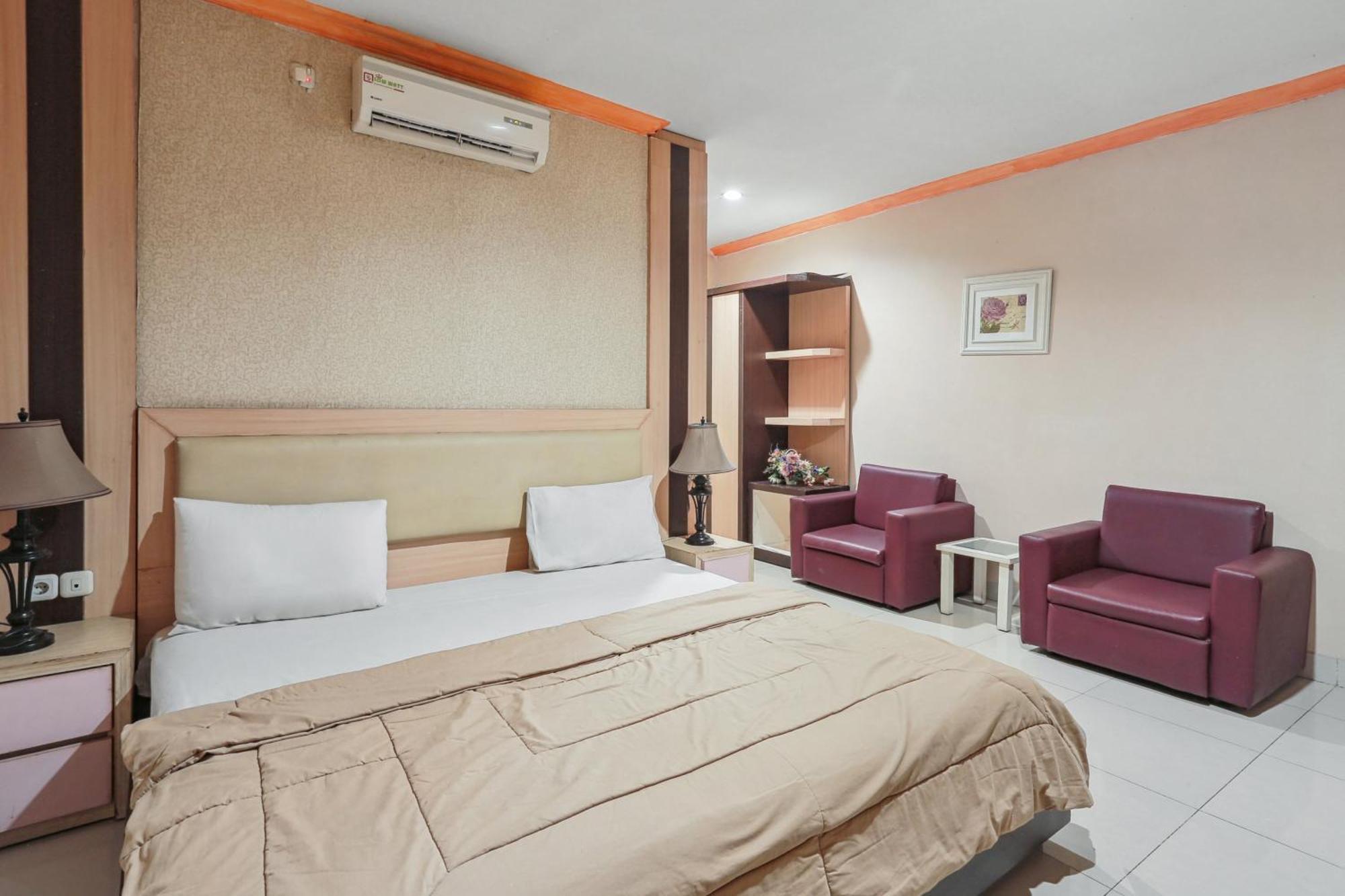 Collection O 93163 Hotel Grand Kartika Parepare Extérieur photo